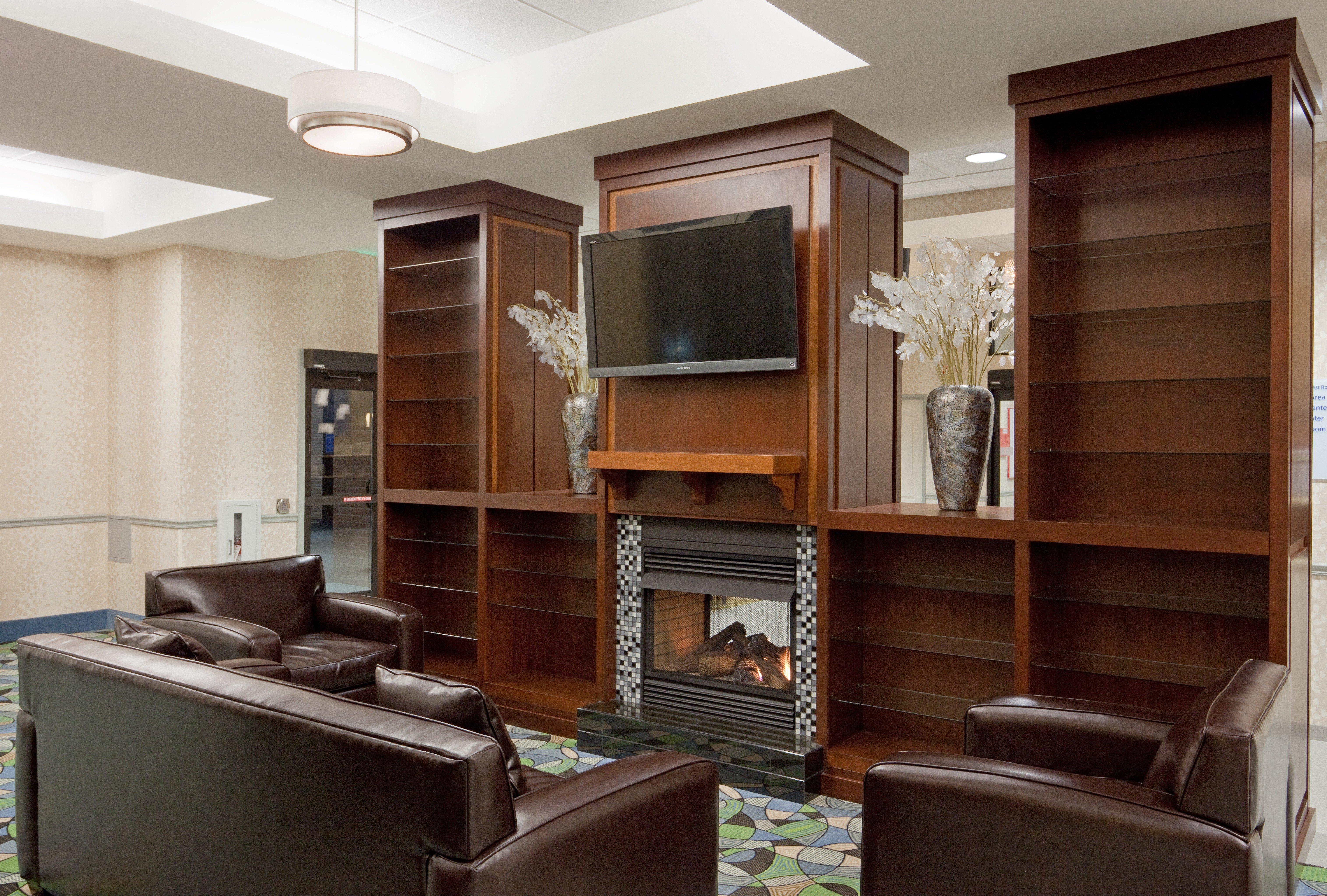 Comfort Inn & Suites Plainville-Foxboro 외부 사진