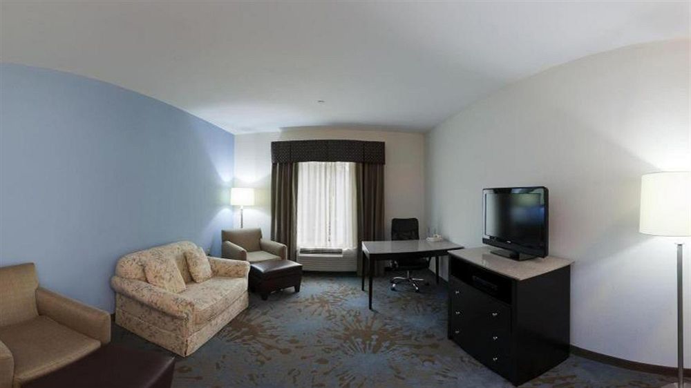 Comfort Inn & Suites Plainville-Foxboro 외부 사진